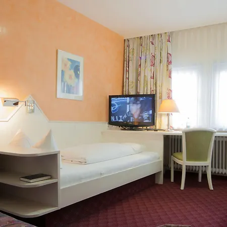 Hotel - Restaurant Hirsch 3*