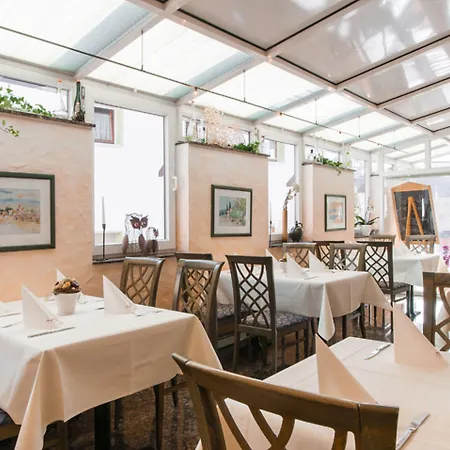 - Restaurant Hirsch 3*