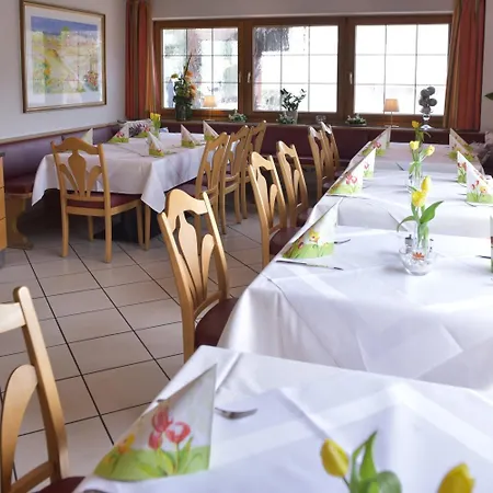 - Restaurant Hirsch 3*