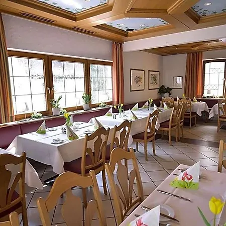 - Restaurant Hirsch Hotel Heimsheim