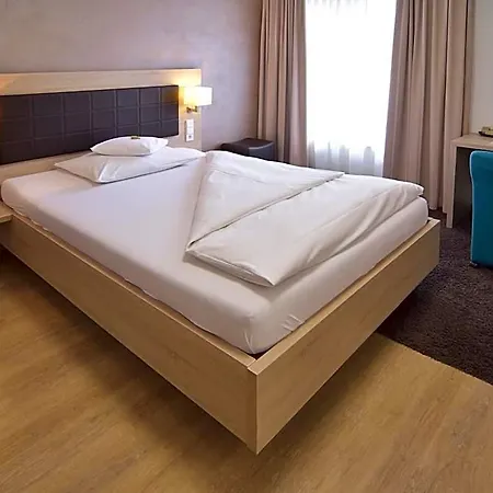 - Restaurant Hirsch 3*