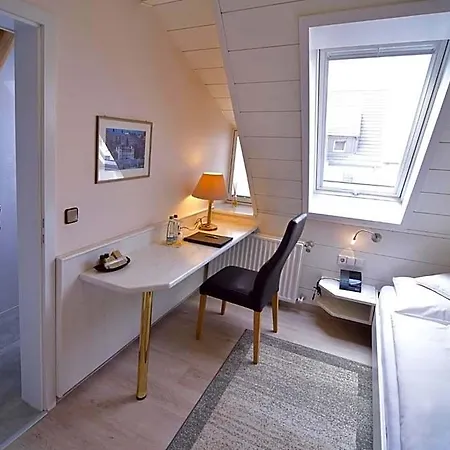 - Restaurant Hirsch Hotel Heimsheim