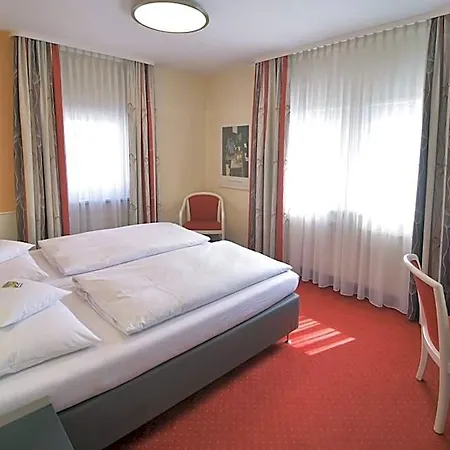 Hotel - Restaurant Hirsch 3*