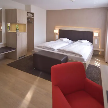 Hotel - Restaurant Hirsch 3*