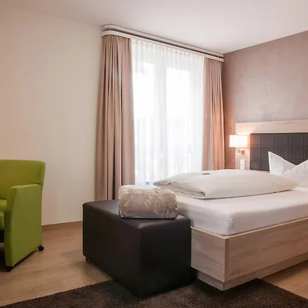 - Restaurant Hirsch Hotel 3*