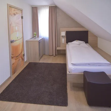 - Restaurant Hirsch 3* Heimsheim