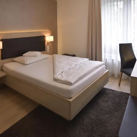 - Restaurant Hirsch Hotel