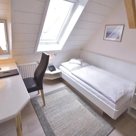 - Restaurant Hirsch Hotel 3*