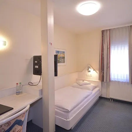 - Restaurant Hirsch 3* Heimsheim