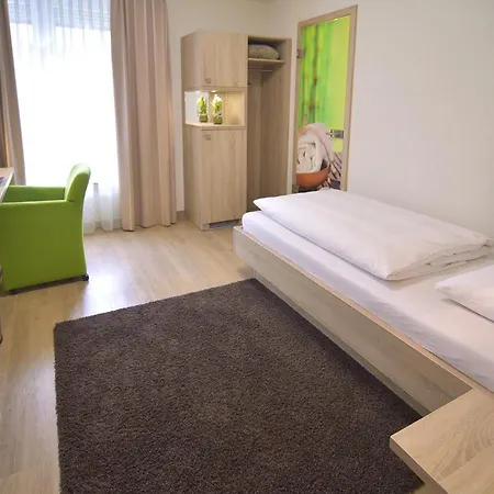 Hotel - Restaurant Hirsch 3*