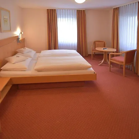 - Restaurant Hirsch Отель