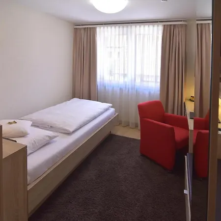 - Restaurant Hirsch Hotel 3*