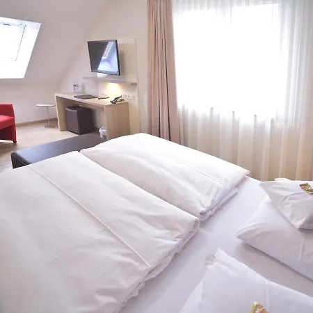 - Restaurant Hirsch Hotel