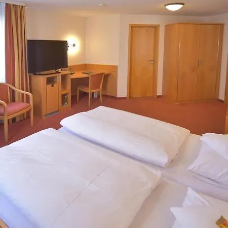 - Restaurant Hirsch Hotel