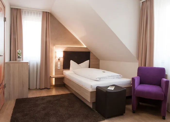 - Restaurant Hirsch 3* Heimsheim