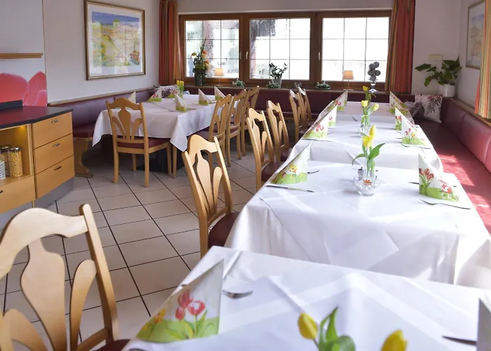 - Restaurant Hirsch 3*