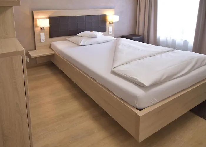 - Restaurant Hirsch Ξενοδοχείο 3*