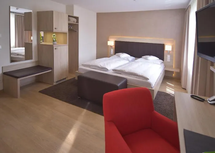 - Restaurant Hirsch Hotel 3*