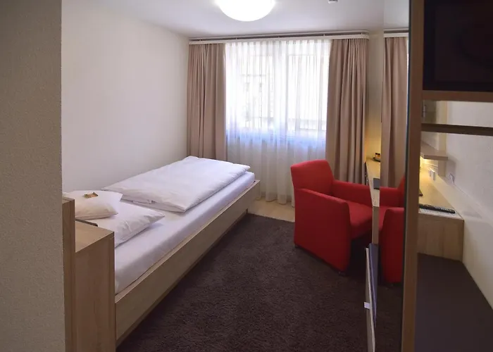 - Restaurant Hirsch Hotel 3*